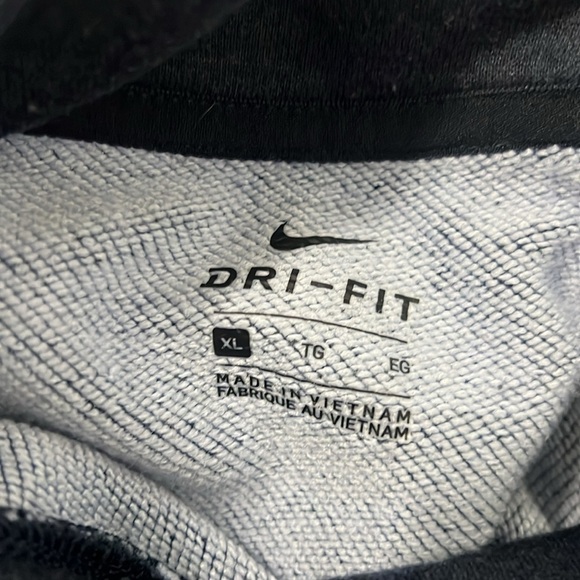 Nike dri-fit navy blue sweatshirt. Turtleneck/funnel neck neckline. Size XL. - Picture 7 of 12